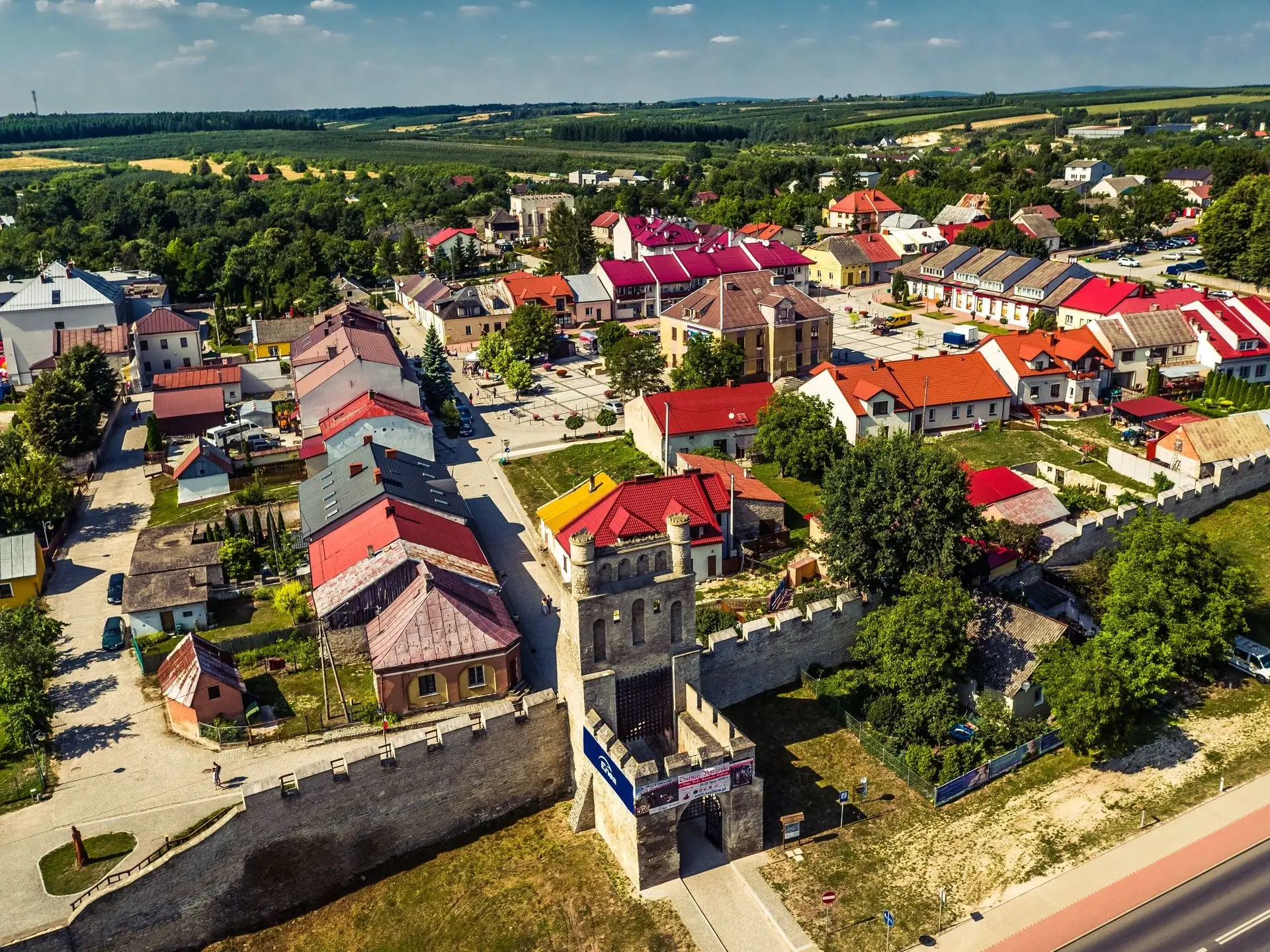 Mury obronne zamku w Szydłowie